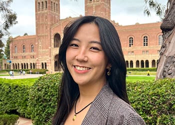 Headshot of Elle Yang