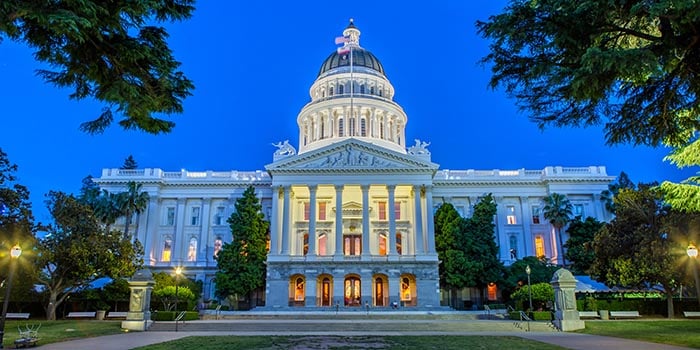 Photograph of the California State Capitol in Sacramento at night