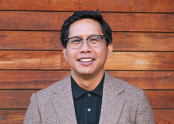 Headshot of Justin Rausa